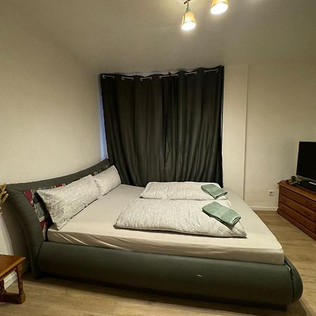 Moebliertes Zimmer Mit Tv, Internet & Kompletter Ausstattung In Bonn-Mehlem מראה חיצוני תמונה